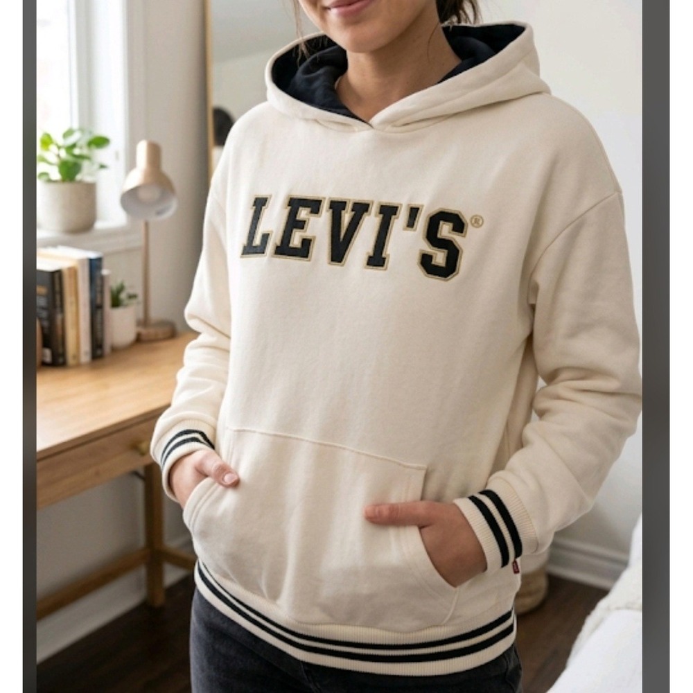 Levi's Beige Pullover Hoodie Sweatshirt Graphic Logo Small Girls‎ NWT